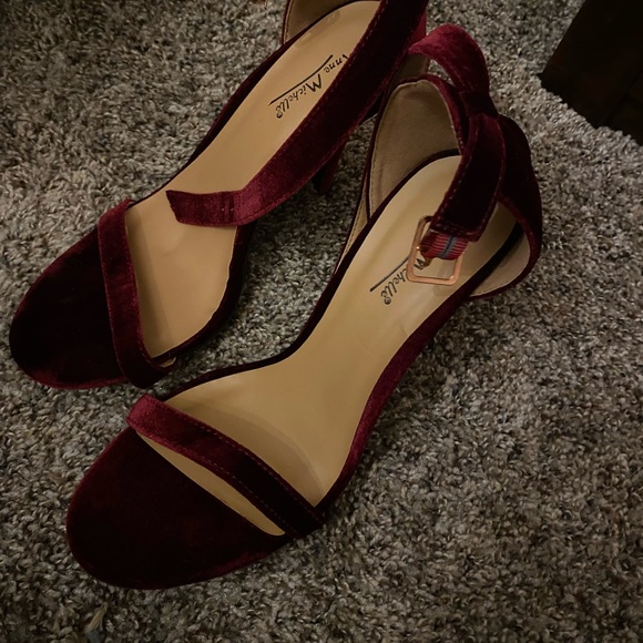 Red Velvet Heels - Picture 1 of 1
